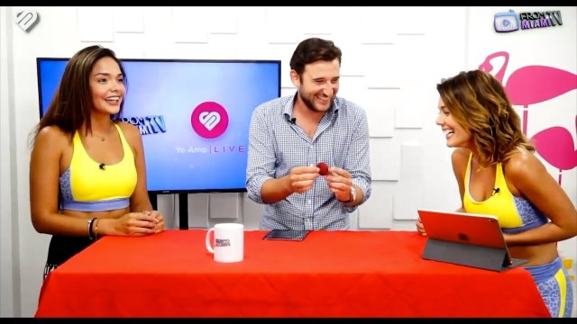 Tom Coss Le Magicien - Magie iPad à la TV à Miami